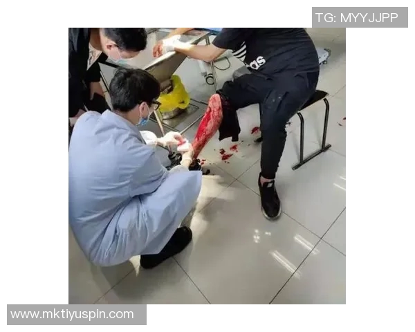 克鲁塞罗门将卡西奥遭队友膝盖撞击意外休克紧急被换下 克鲁塞罗门将卡西奥遭队友膝盖撞击意外休克紧急被换下